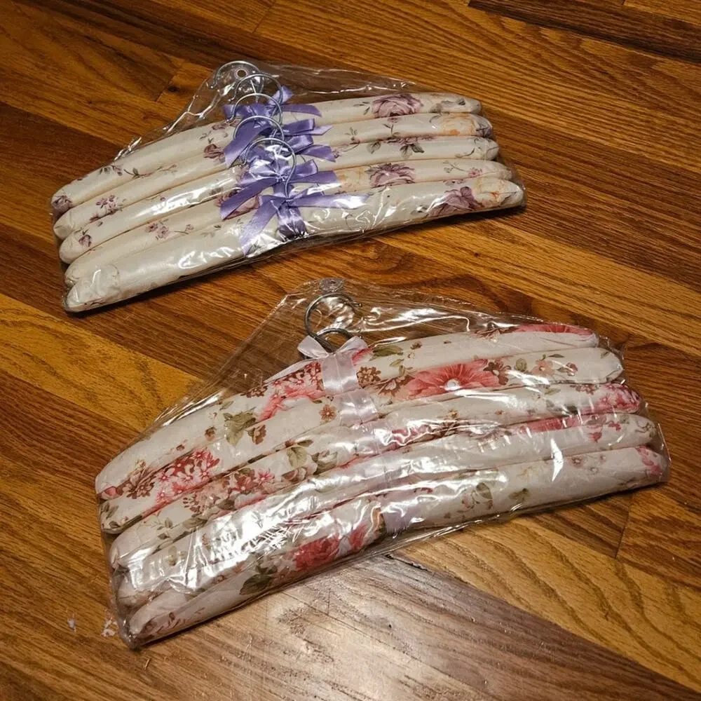 2 Sets if Padded Floral Hangars in Lilac and Pink ~ Retro ~ Grannycore ~ NEW